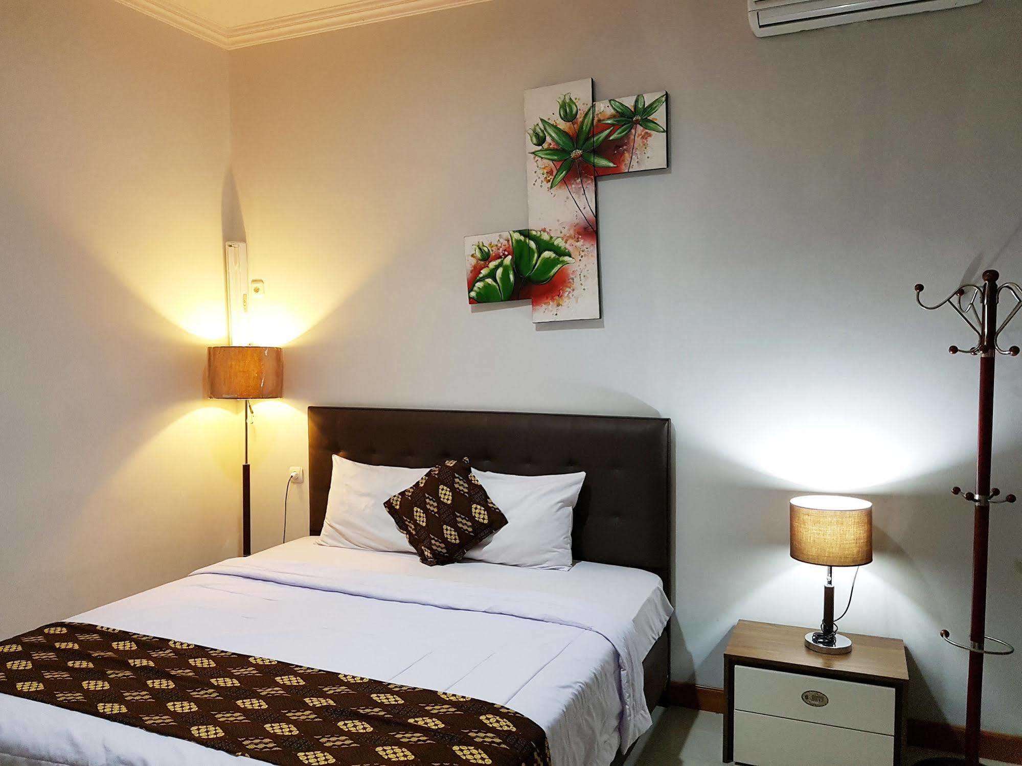 Rene Hotel Yogyakarta Kültér fotó
