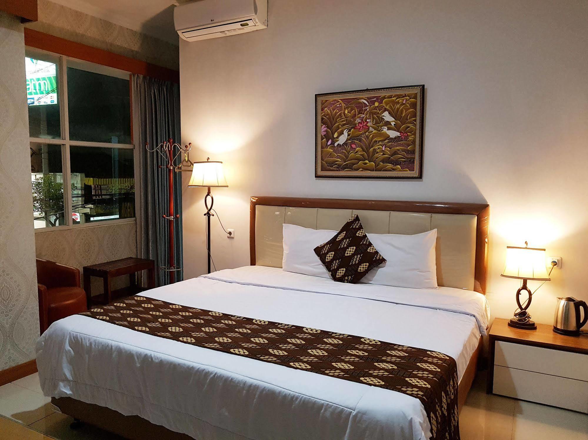 Rene Hotel Yogyakarta Kültér fotó