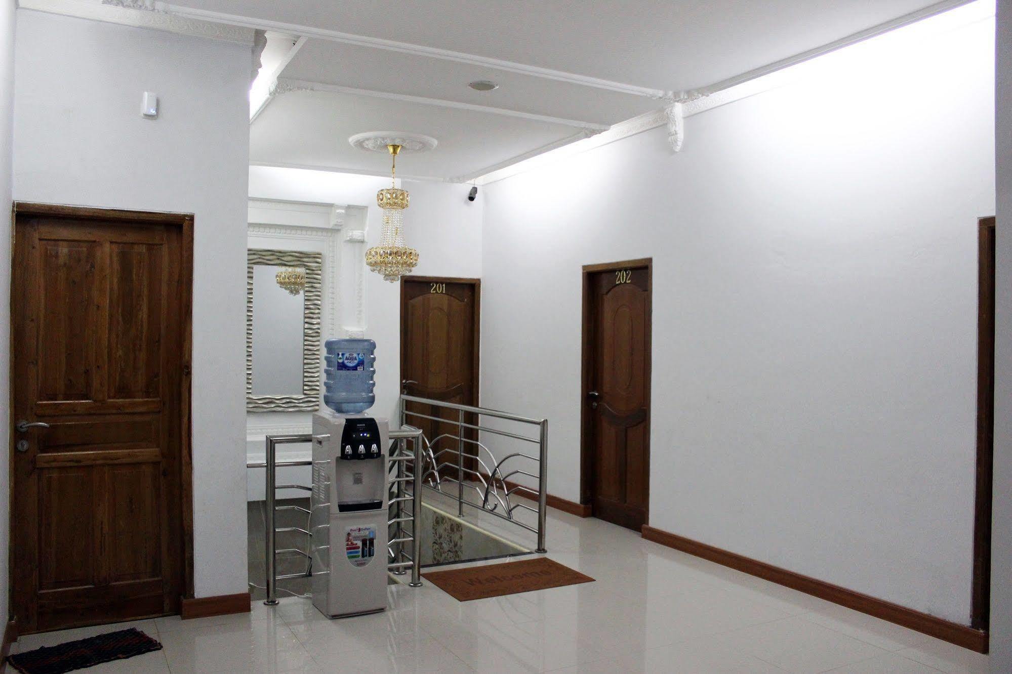 Rene Hotel Yogyakarta Kültér fotó